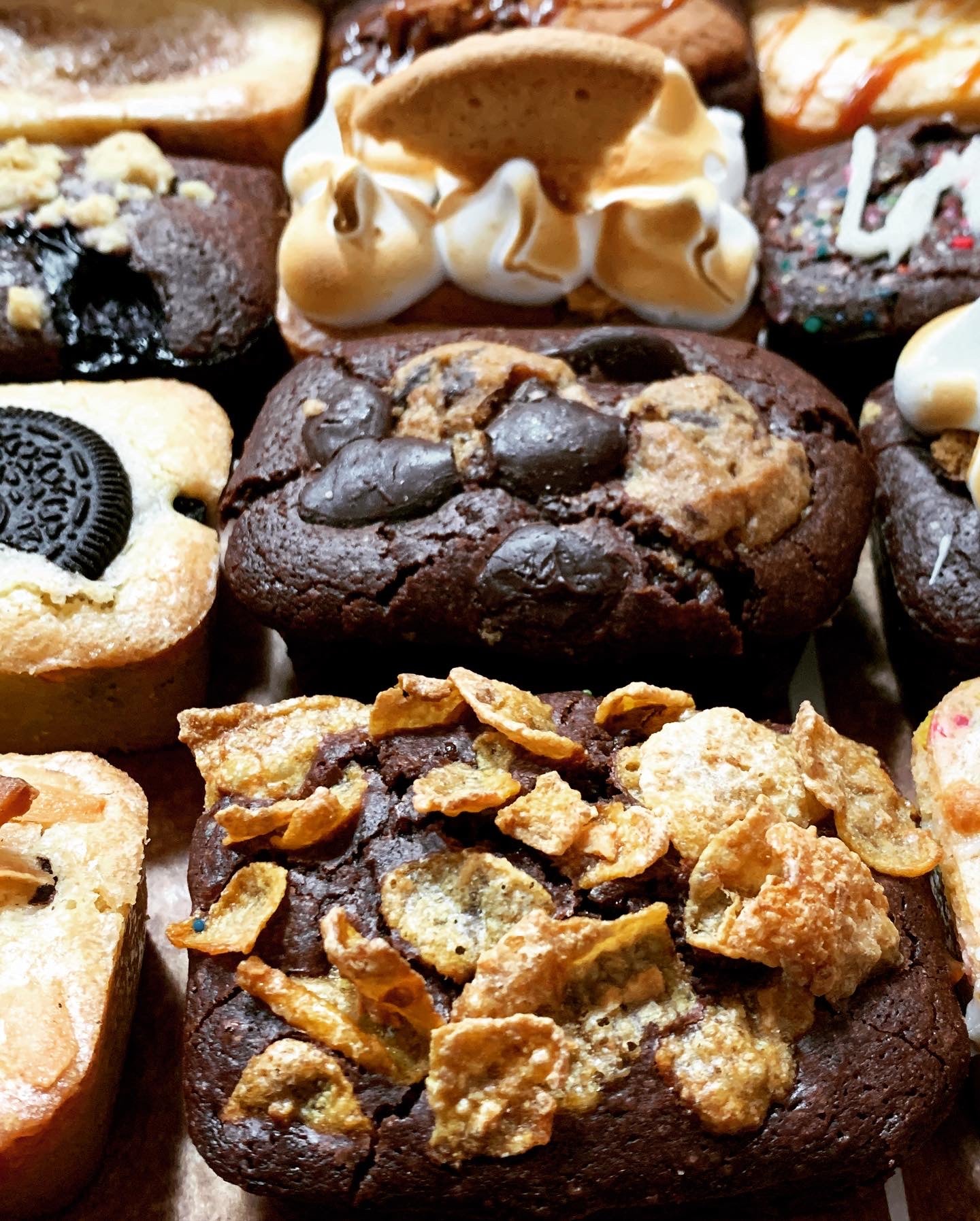 The Mixed Variety Brownie & Blondie Box